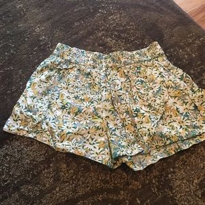 Floral pattern shorts